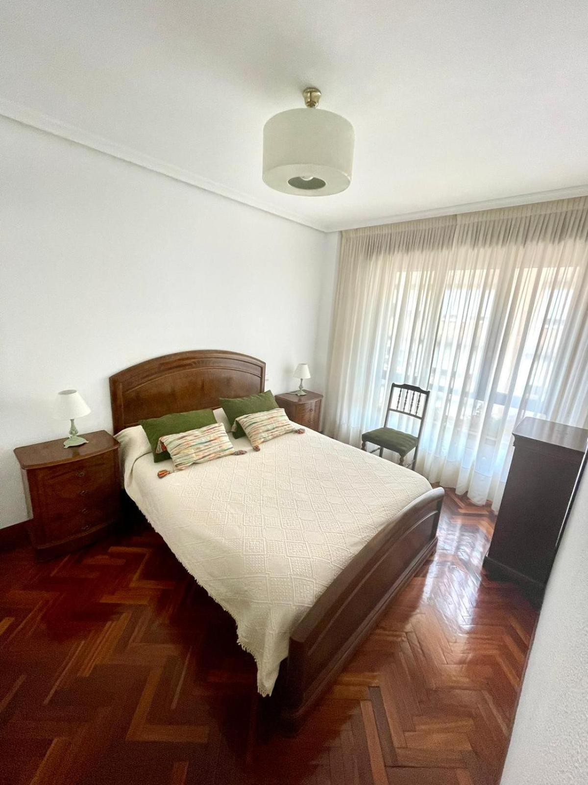 El Piso De Sabina Apartment Santander Bagian luar foto